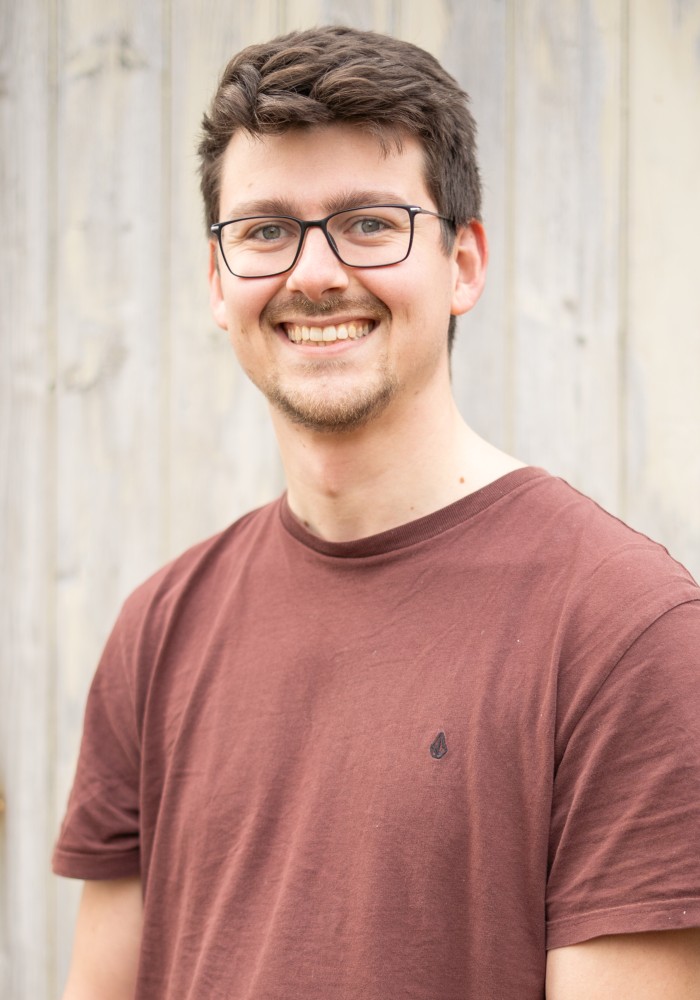  Kontakt. 
